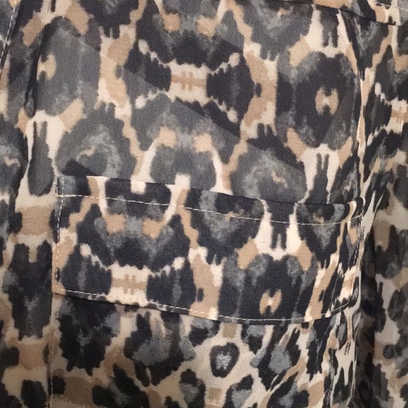 NY&Co Tan Leopard Blouse - Picture 4 of 6